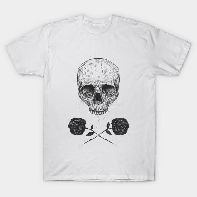 Skull N' Roses T-Shirt by soltib